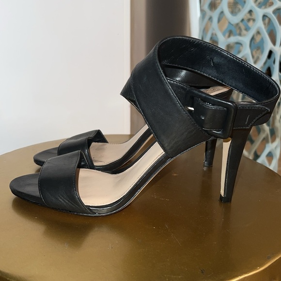Vince Camuto heels with thick wrap around ankle strap with buckle. - Picture 2 of 5